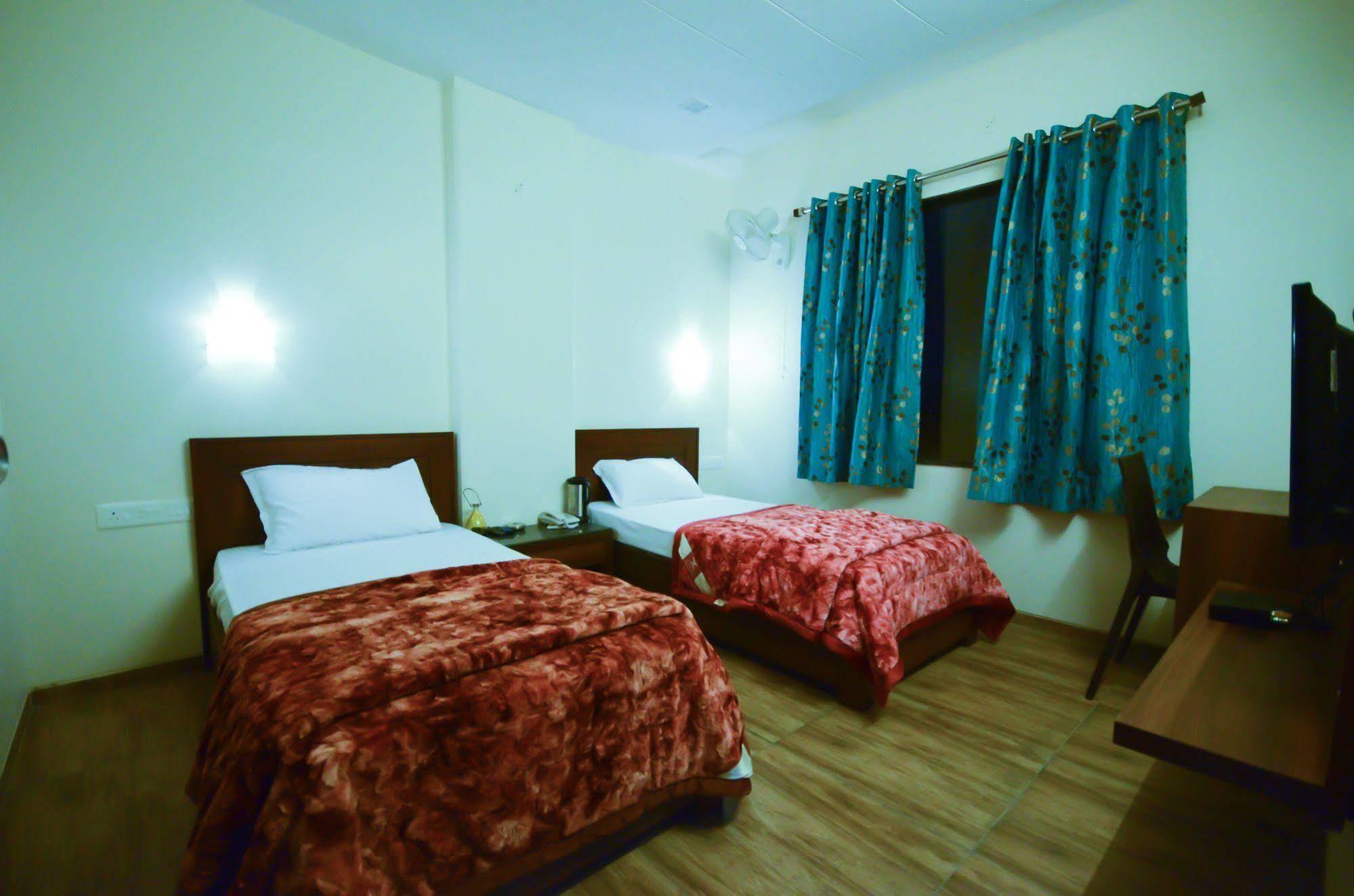 Hotel Sunday Inn Jaipur Buitenkant foto