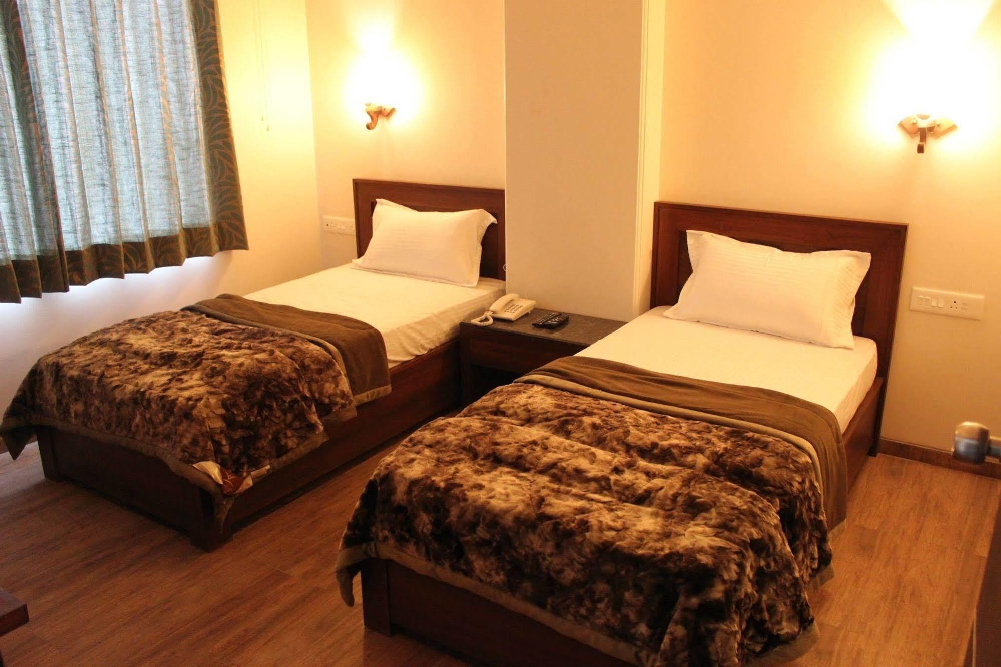 Hotel Sunday Inn Jaipur Buitenkant foto