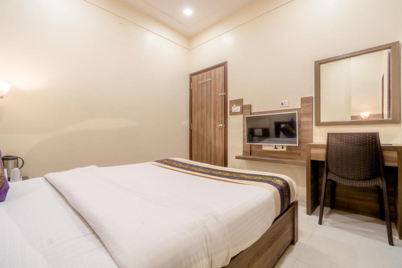 Hotel Sunday Inn Jaipur Buitenkant foto
