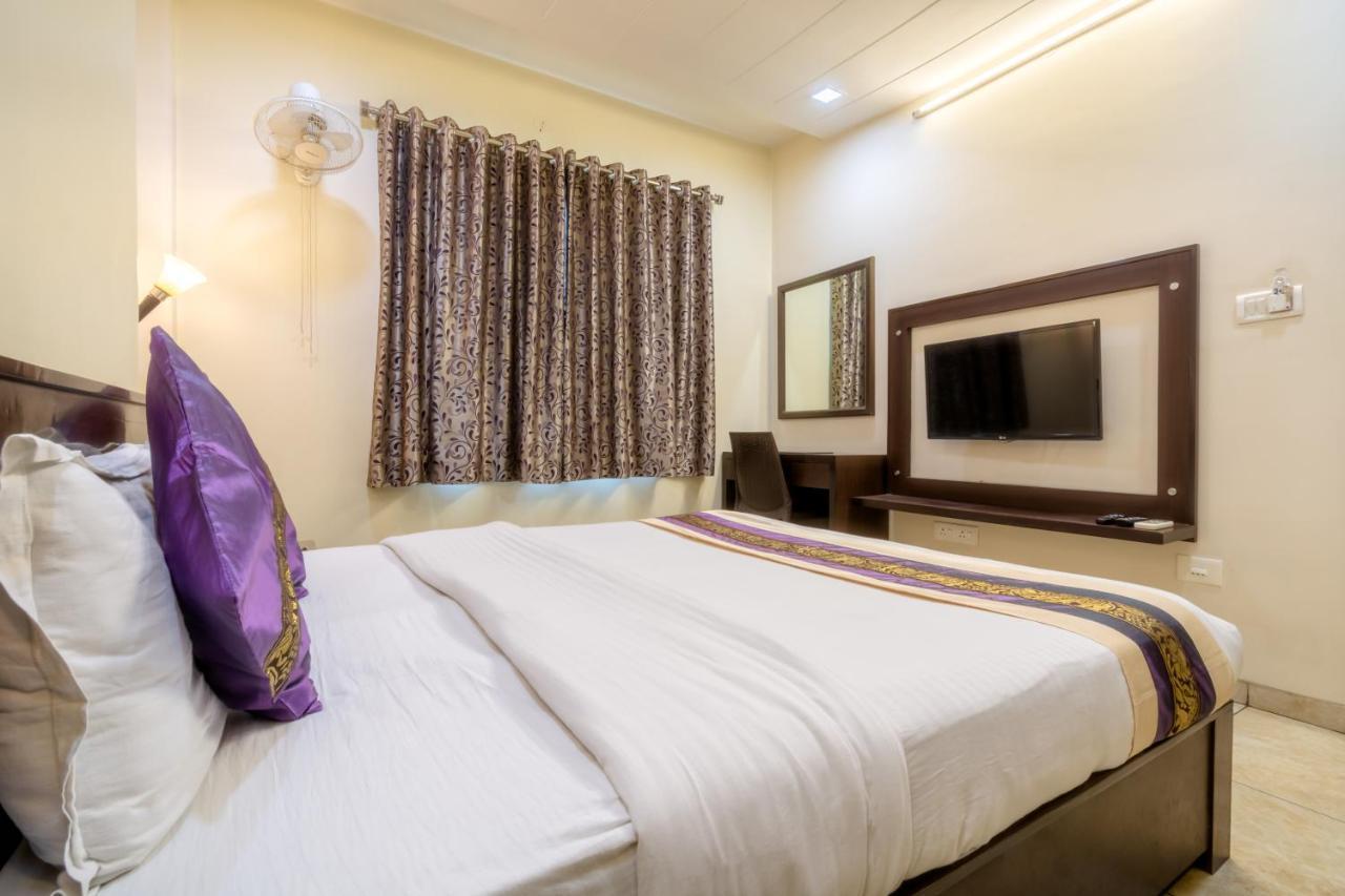 Hotel Sunday Inn Jaipur Buitenkant foto